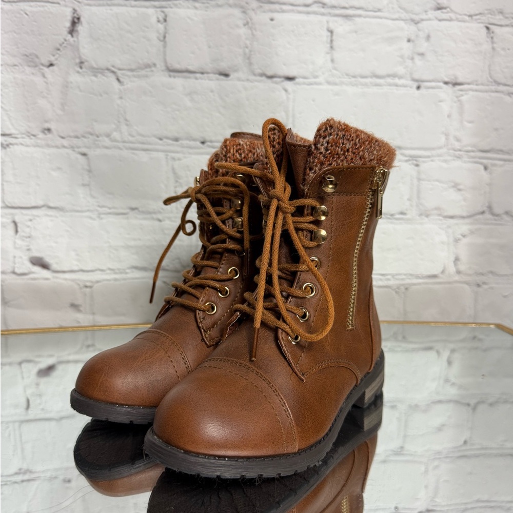 Link kids Brown Lace-Up Combat Boots size 11